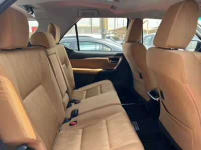 2022 Toyota Fortuner 4.0 Litres 6 Cylinders Petrol Engine White Tan SUV GCC Specs Automatic