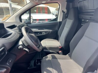 2023 Peaugeot Partner 1.6 Litres 4 Cylinders Diesel Engine White Grey Van Manual GCC Specs