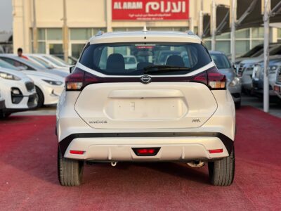 2024 Nissan Kicks 1.6 Liters 4 Cylinders Petrol Engine White Black SUV GCC Specs Automatic