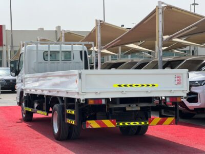 2025 Mitsubishi Canter 16FT Manual 4.2L 4 Cylinders Diesel Engine White Black Truck GCC