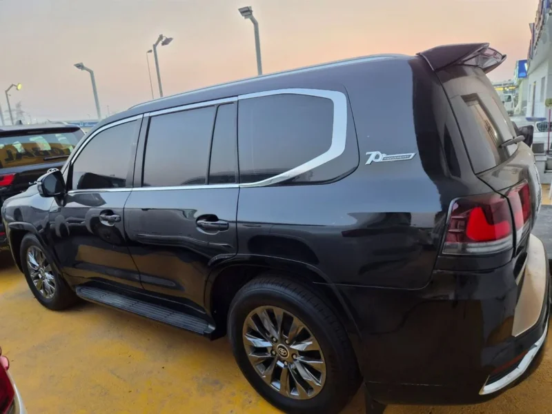 2011 Toyota Land Cruiser GXR MID 60th ANNIVERSARY 4.7L V8 Petro Engine Black Beige SUV