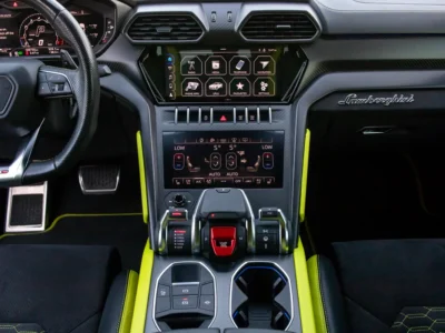 2022 Lamborghini Urus Pearl Capsule 4.0L V8 Twin-Turbo Petrol Engine Black SUV GCC Specs