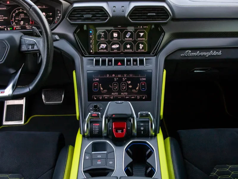 2022 Lamborghini Urus Pearl Capsule 4.0L V8 Twin-Turbo Petrol Engine Black SUV GCC Specs