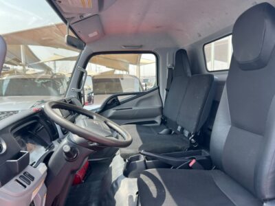 2025 Mitsubishi Canter 16FT Manual 4.2L 4 Cylinders Diesel Engine White Black Truck GCC
