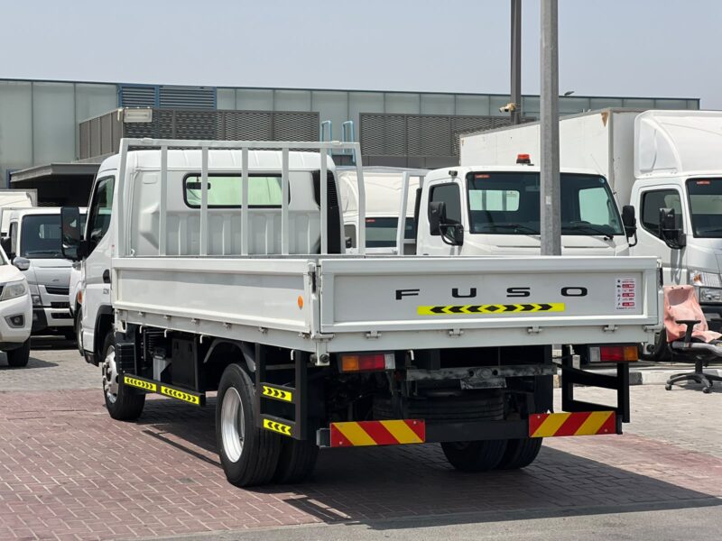 2025 Mitsubishi Canter 14FT Manual 4.2L 4 Cylinders Diesel Engine White Black Truck GCC
