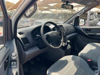 2021 Hyundai H1 3 Seats Manual 2.4L 4 Cylinders Petrol Engine White Grey Van GCC Specs