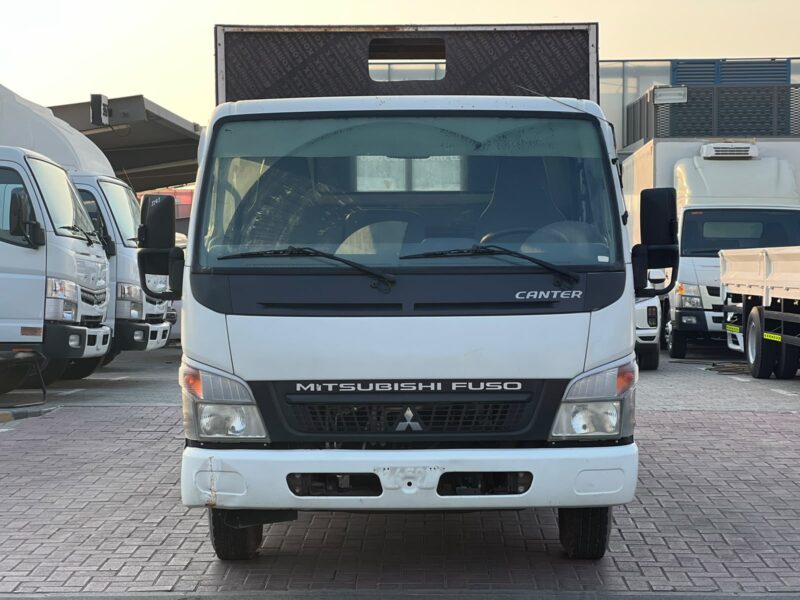 2016 Mitsubishi Canter D/C Manual 4.2L 4 Cylinders Diesel Engine White Grey Truck GCC