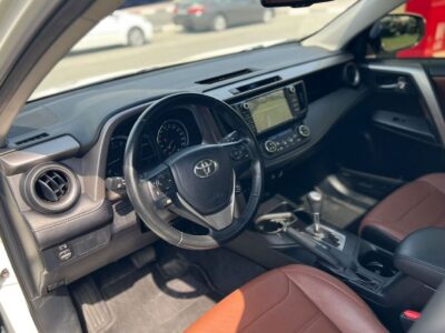 2017 Toyota RAV 4 VX 2.5 Litres 4 Cylinders Petrol Engine White Brown SUV GCC Specs