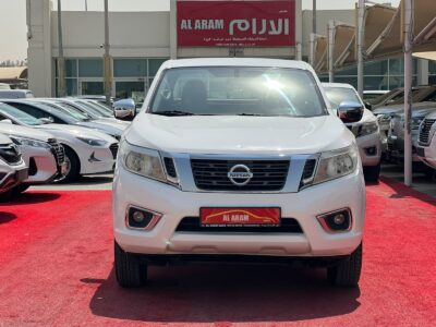 2020 Nissan Navara 4X4 Automatic 2.5 Litres 4 Cylinders Petrol Engine White Red Pickup Truck