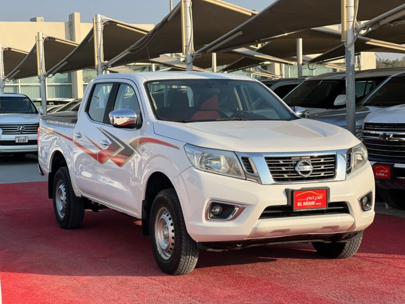 2020 Nissan Navara 4X4 2.5 Litres 4 Cylinders Petrol Engine White Red Pickup Truck Automatic