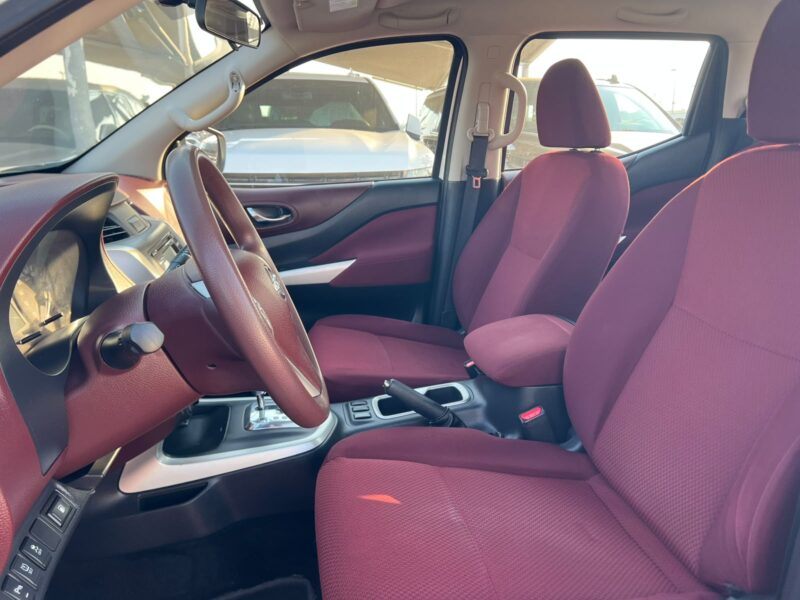 2020 Nissan Navara 4X4 2.5 Litres 4 Cylinders Petrol Engine White Red Pickup Truck Automatic