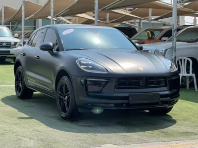 2022 Porsche Macan STANDARD 2.0L TWINTURBO 4 Cylinders Petrol Engine Black Red SUV
