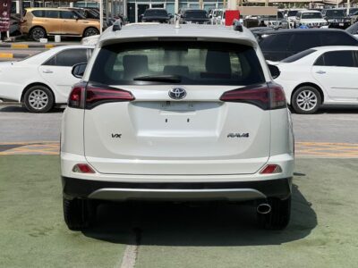 2017 Toyota RAV 4 VX 2.5 Litres 4 Cylinders Petrol Engine White Brown SUV GCC Specs