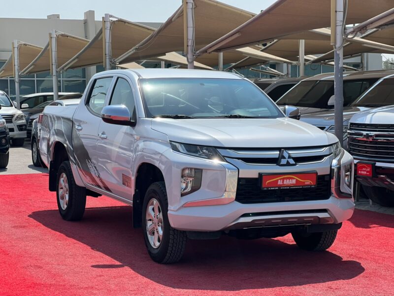 2020 Mitsubishi L200 2.4 Litres 4 Cylinders Petrol Engine Silver Grey Pickup Truck Manual