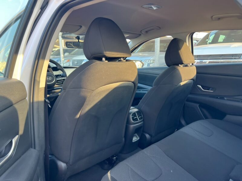 2025 Hyundai Elantra 1.6 Litres 4 Cylinders Petrol Engine White Grey Sedan GCC Specs
