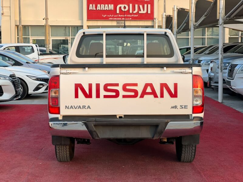 2020 Nissan Navara 4X2 Automatic 2.5 Litres 4 Cylinders Petrol Engine White Red Pickup Truck