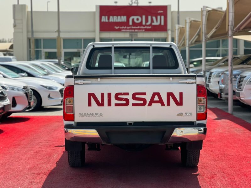 2020 Nissan Navara 4X2 2.5 Litres 4 Cylinders Petrol Engine White Red Pickup Truck Automatic