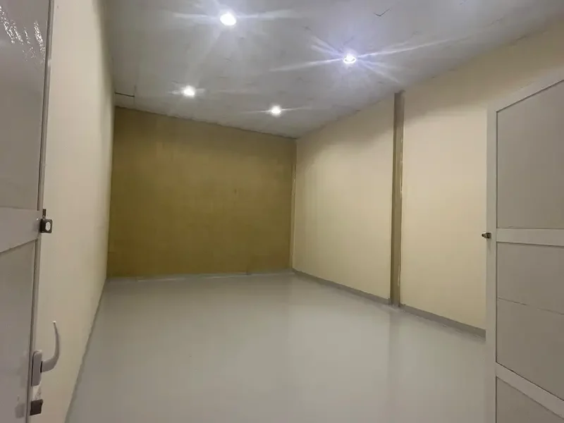 450 sqft Small Storage Warehouse Al Quoz On GROUND Floor