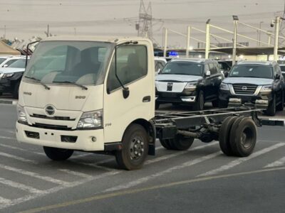 2024 Hino 300 714 4.0-Liter 4-Cylinder Turbo-Diesel Engine White Black Truck GCC