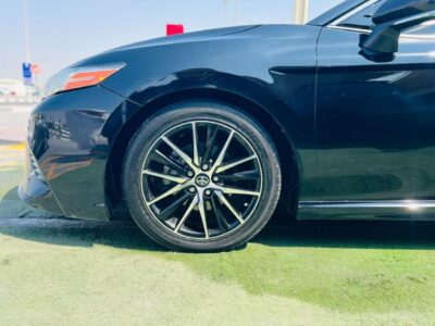 2018 Toyota Camry SE 2.5 Litres 4 Cylinders Petrol Engine Black Sedan FWD US Specs