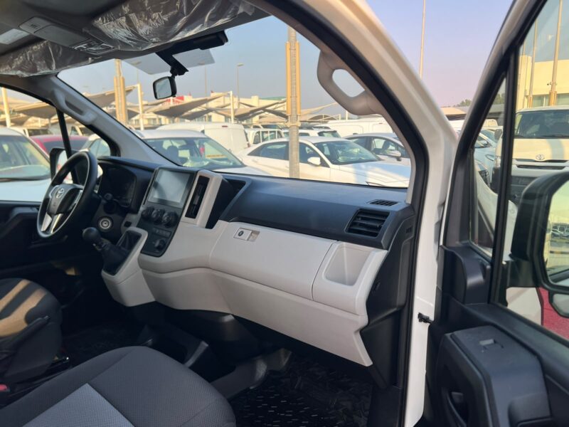 2024 Toyota Hiace 13 Seats 2.7 Litres 4 Cylinders Petrol Engine White Grey Van GCC Manual