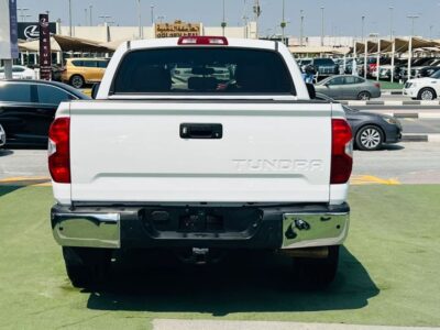 2015 Toyota Tundra STANDARD 5.7 Litres 8 Cylinders Petrol Engine White Red Pickup Truck