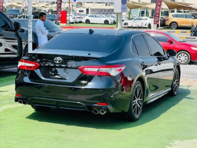 2018 Toyota Camry SE 2.5 Litres 4 Cylinders Petrol Engine Black Sedan FWD US Specs