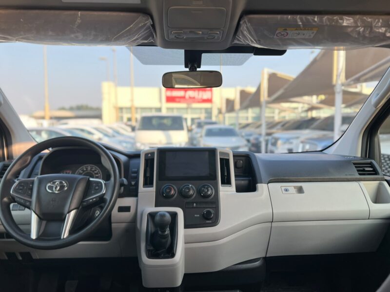 2024 Toyota Hiace 13 Seats 2.7 Litres 4 Cylinders Petrol Engine White Grey Van GCC Manual