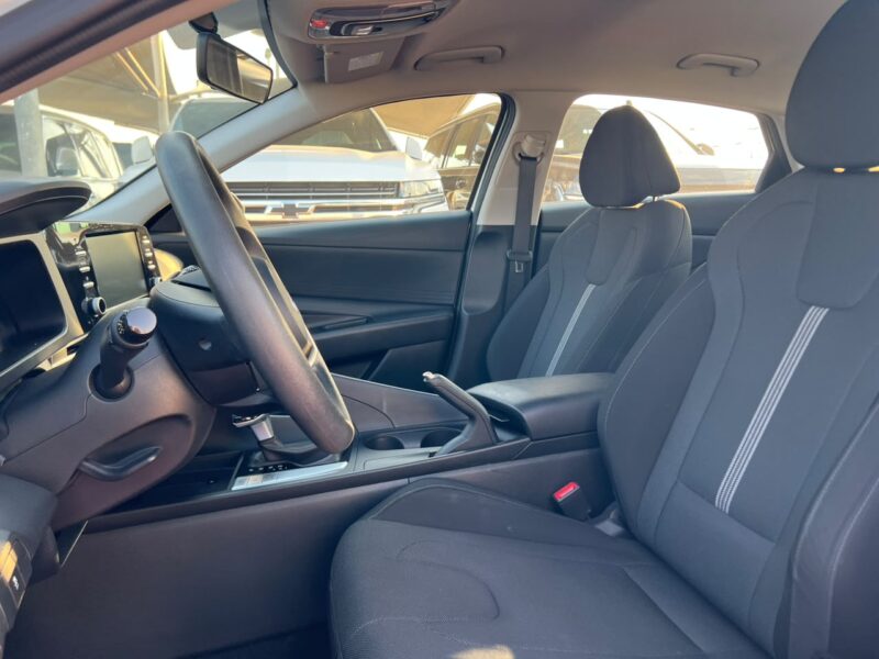 2025 Hyundai Elantra 1.6 Litres 4 Cylinders Petrol Engine White Grey Sedan GCC Specs
