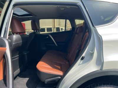 2017 Toyota RAV 4 VX 2.5 Litres 4 Cylinders Petrol Engine White Brown SUV GCC Specs