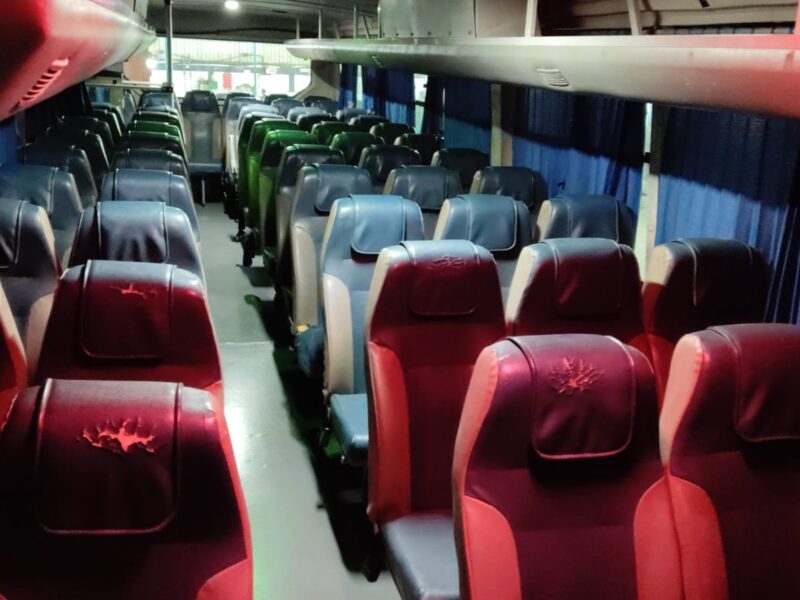 2017 Ashok Leyland 56 Seats 5.8 Litres 4 Cylinders Diesel Engine White Blue Bus Manual GCC