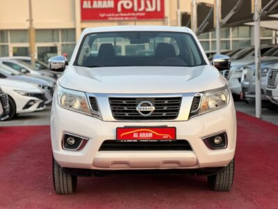 2020 Nissan Navara 4X4 2.5L 4 Cylinders Petrol Engine White Red Pickup Truck Automatic