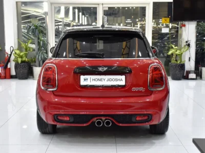 2019 MINI Cooper Cooper S 4 Cylinders Petrol Engine Red Black Hatchback GCC Specs