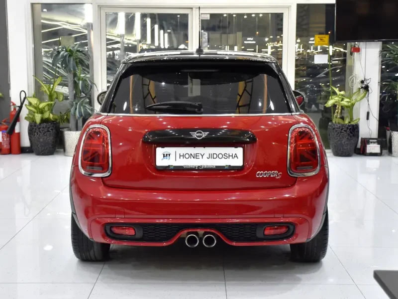 2019 MINI Cooper Cooper S 4 Cylinders Petrol Engine Red Black Hatchback GCC Specs