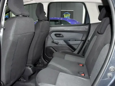 2025 Renault Duster Comfort 4 Cylinders Petrol Engine Grey Black SUV GCC Specs