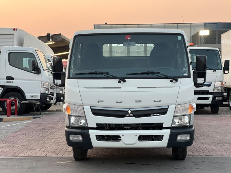 2022 Mitsubishi Canter D/C Manual 4.2L 4 Cylinders Diesel Engine White Grey Truck GCC