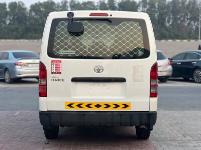 2022 Toyota Hiace 2.7 Litres 4 Cylinders Petrol Engine White Grey Van GCC Specs Manual
