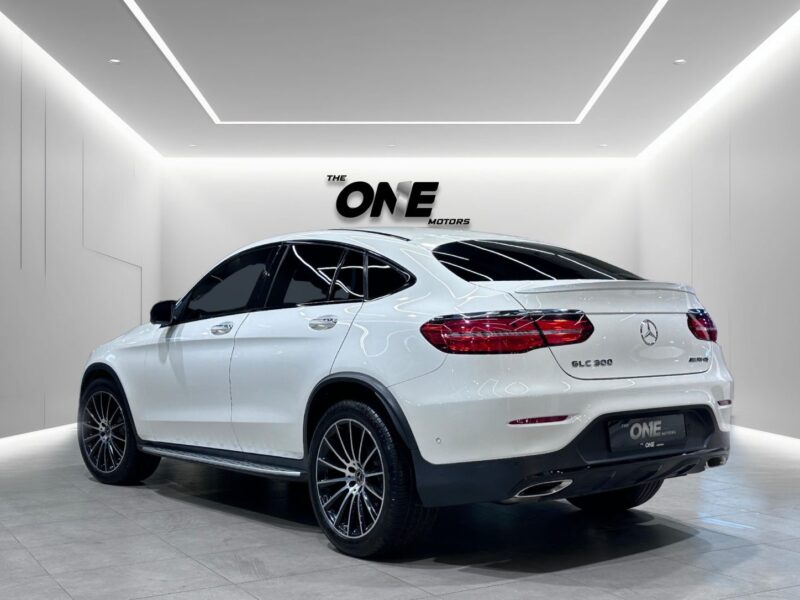 2019 Mercedes-Benz GLC 300 2.0 Litres 4 Cylinders Petrol Engine White Red SUV US Specs
