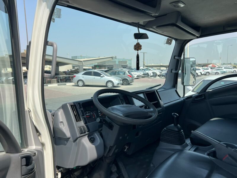 2022 Isuzu Reward NPR Truck Water Shutter 4.2 Litres 4 Cylinders Diesel Engine White Grey