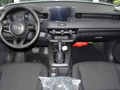 2025 Honda HR-V DX 1.5 Litres 4 Cylinders Petrol Engine Silver Black Crossover GCC Specs