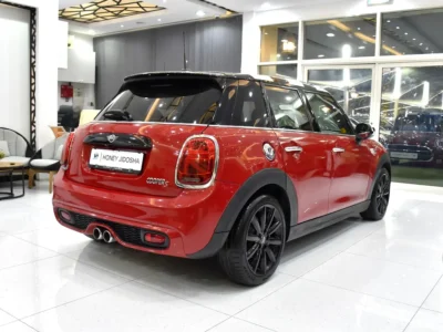2019 MINI Cooper Cooper S 4 Cylinders Petrol Engine Red Black Hatchback GCC Specs