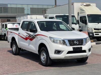 2020 Nissan Navara 4X2 2.5L 4 Cylinders Petrol Engine White Red Pickup Truck Automatic GCC