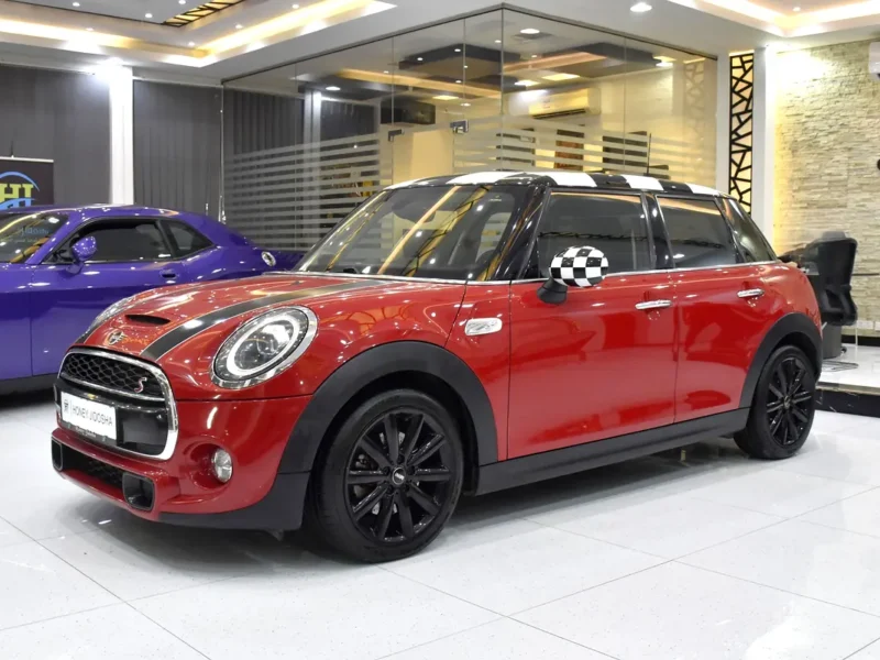 2019 MINI Cooper Cooper S 4 Cylinders Petrol Engine Red Black Hatchback GCC Specs