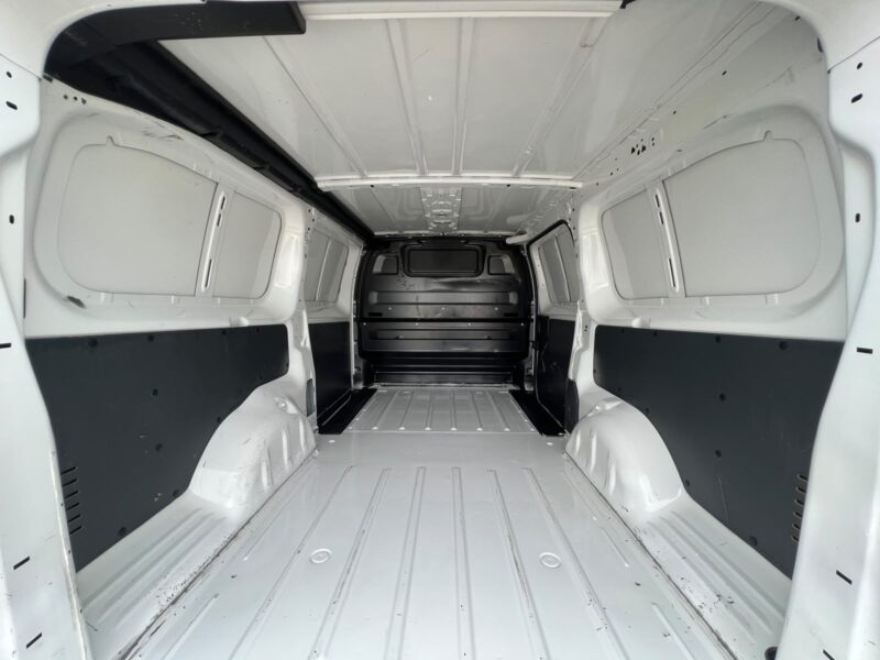 2023 Peugeot Expert Automatic 2.0 Litres 4 Cylinders Diesel Engine White Grey Van GCC