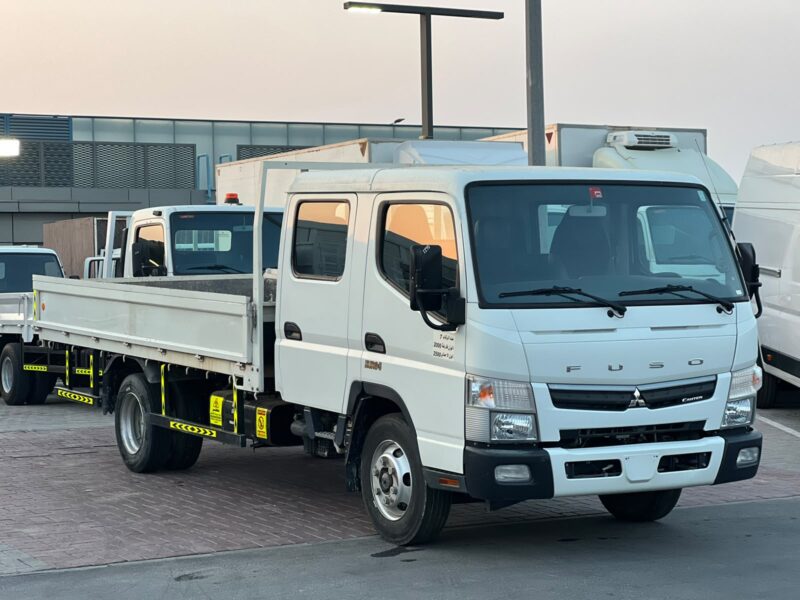 2022 Mitsubishi Canter D/C Manual 4.2L 4 Cylinders Diesel Engine White Grey Truck GCC