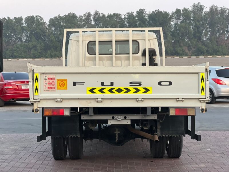 2022 Mitsubishi Canter D/C Manual 4.2L 4 Cylinders Diesel Engine White Grey Truck GCC