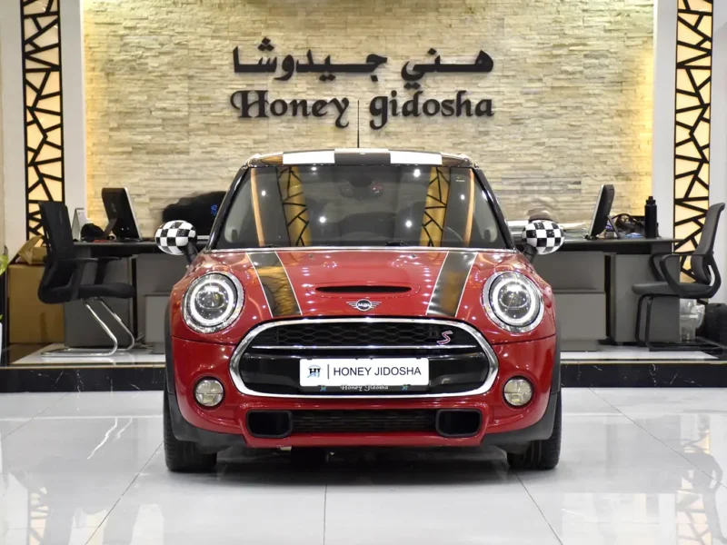 2019 MINI Cooper Cooper S 4 Cylinders Petrol Engine Red Black Hatchback GCC Specs