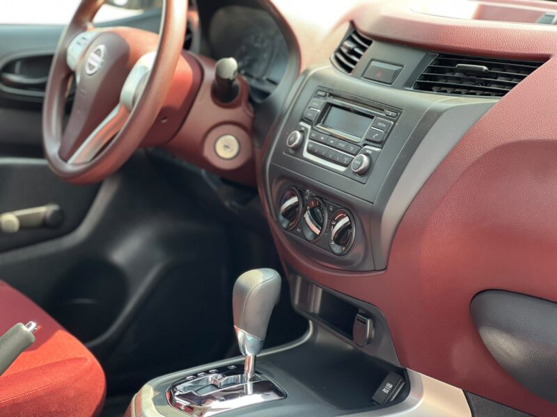 2020 Nissan Navara 4X2 2.5L 4 Cylinders Petrol Engine White Red Pickup Truck Automatic GCC