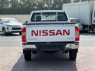 2020 Nissan Navara 4X2 2.5L 4 Cylinders Petrol Engine White Red Pickup Truck Automatic GCC