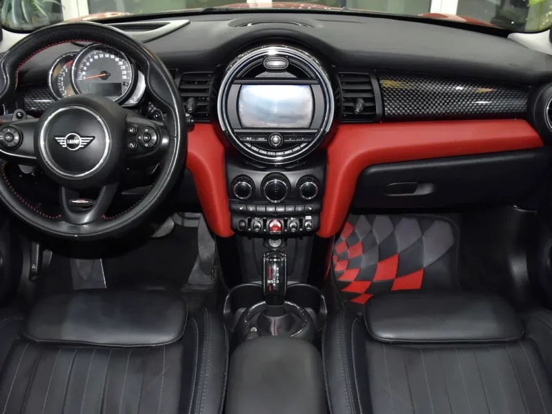 2019 MINI Cooper Cooper S 4 Cylinders Petrol Engine Red Black Hatchback GCC Specs
